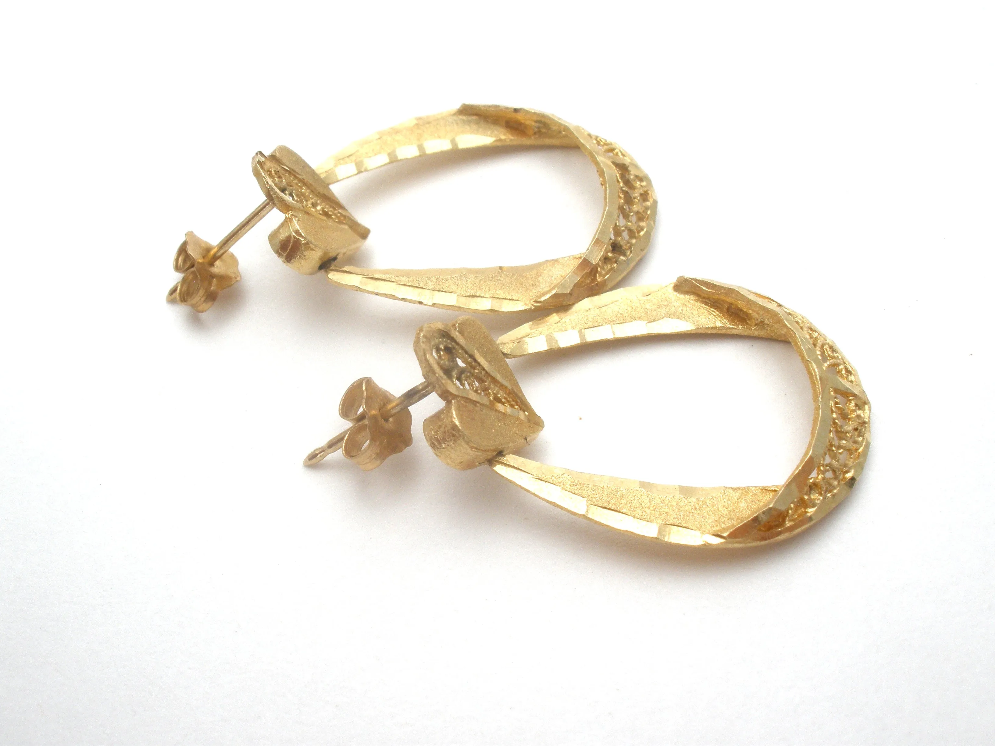 14K Yellow Gold Filigree Earrings Vintage
