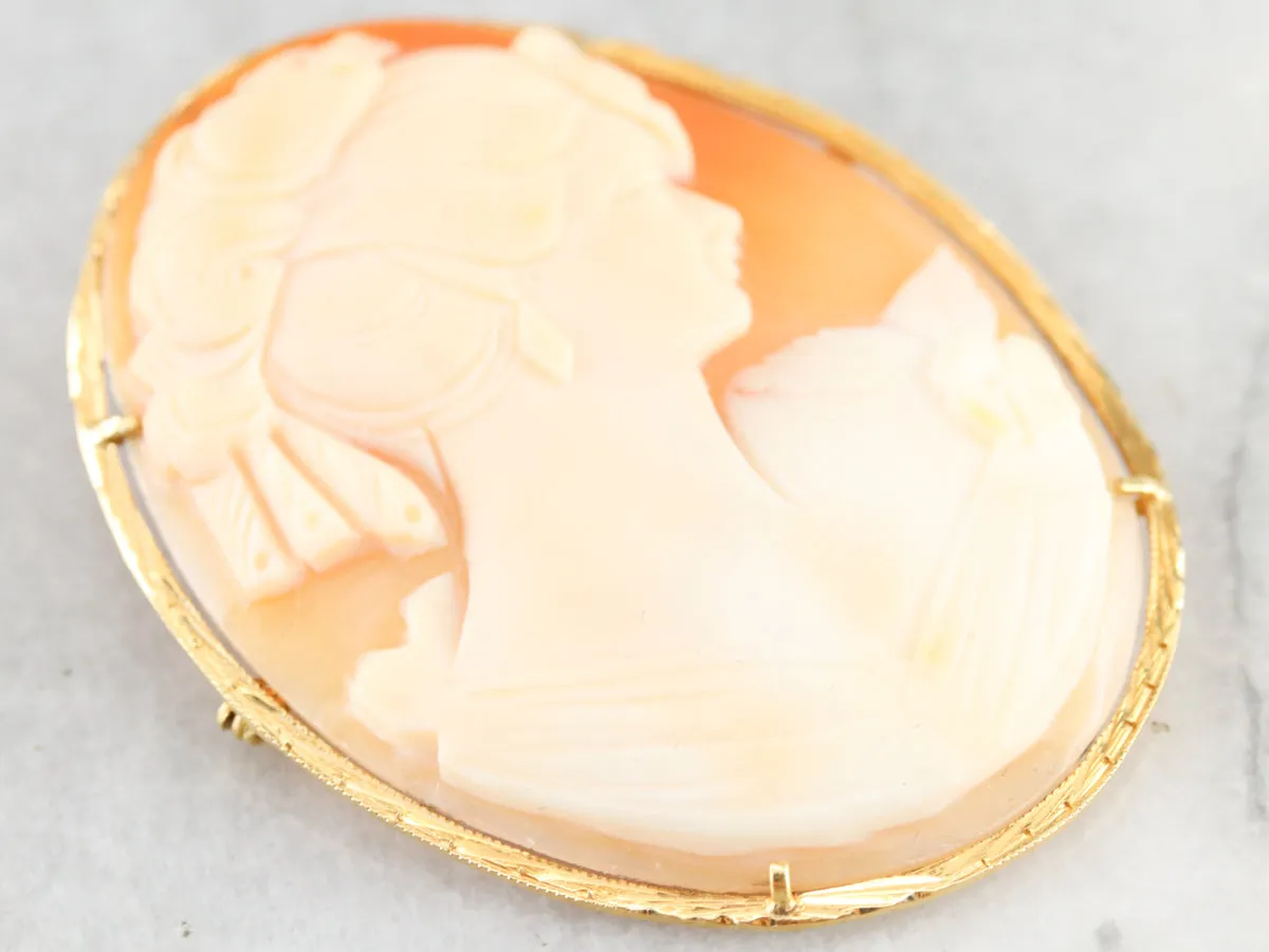 Antique Cameo Brooch in Yellow Gold